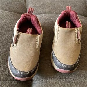 OshKosh brown shoes size 6